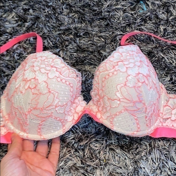 H&M Other - H&M neon & lace bra 34C barely worn EUC.